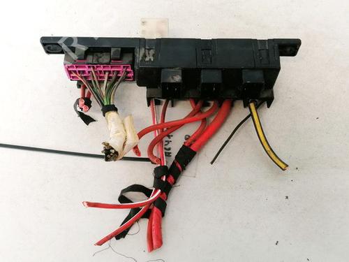 Used Fuse box Fuse box VW BORA I (1J2) 1.9 TDI (101 hp) 33074303 33074303