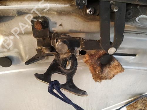 hood-lock-audi-100-c4-avant-4a5-1990-1991-1992-1993-1994-35575460 main image