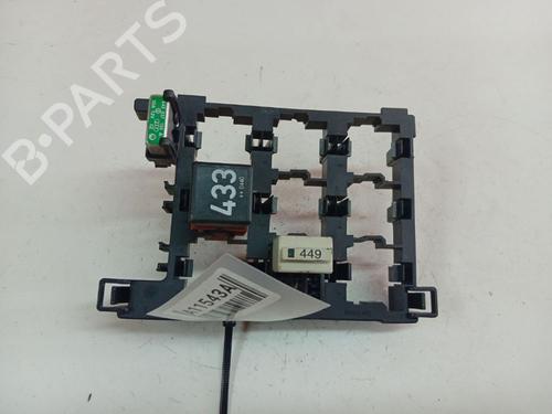 Used Fuse box Fuse box 37512837 37512837