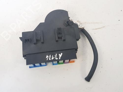 Used Fuse box Fuse box OPEL ZAFIRA A MPV (T98) 1.6 16V (F75) (101 hp) 32880361 32880361
