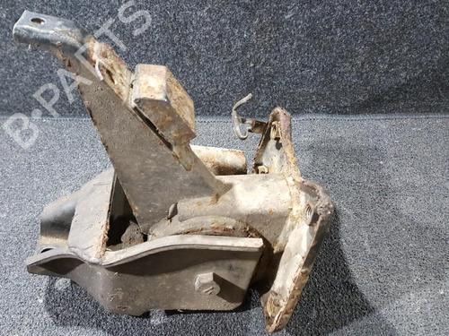 Used Engine mount Engine mount MITSUBISHI SPACE RUNNER MPV (N1_W, N2_W) 2.0 TD (N18W) (82 hp) 33482939 33482939