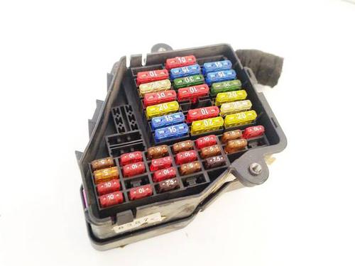 Used Fuse box Fuse box VW GOLF IV (1J1) 1.6 (100 hp) 34256371 34256371