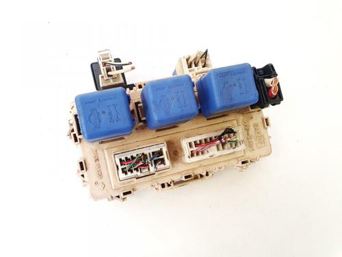 Used Fuse box Fuse box 32911867 32911867