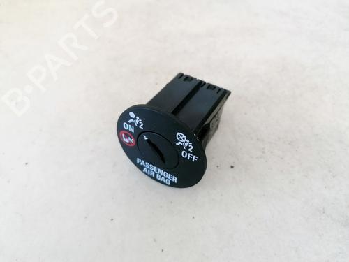 switch-opel-insignia-a-g09-2008-2009-2010-2011-2012-2013-2014-2015-2016-2017-32878136 main image