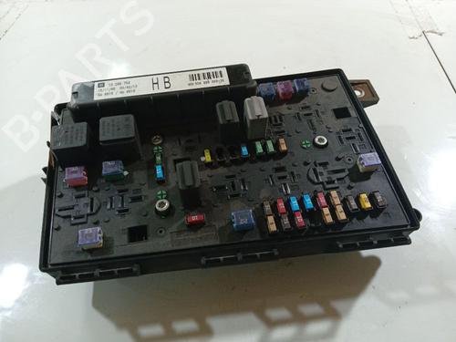 Used Fuse box OPEL ZAFIRA / ZAFIRA FAMILY B (A05) 1.8 (M75) (140 hp) 32531164