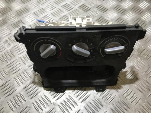 Used Climate control Climate control OPEL AGILA B (H08) 1.2 (F68) (86 hp) 35696186 35696186