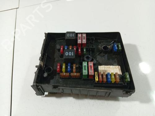 Used Fuse box Fuse box VW GOLF VI (5K1) 1.4 TSI (160 hp) 39758481 39758481