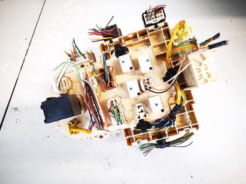Used Fuse box Fuse box SUZUKI SWIFT III (MZ, EZ) 1.5 (RS415, ZC21S) (102 hp) 32555716 32555716