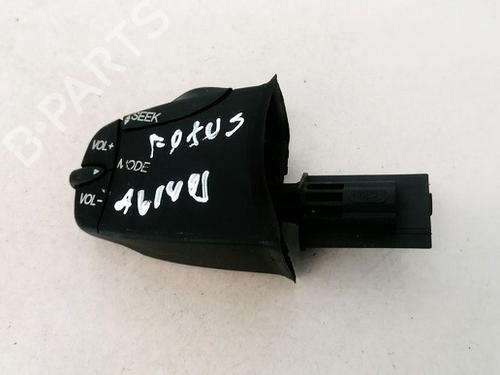 Used Steering wheel controls Steering wheel controls 35614979 35614979