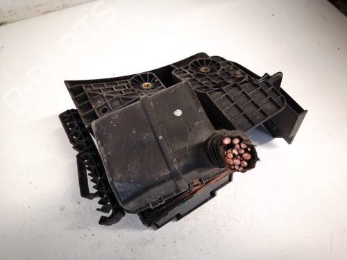 Fuse box VW PASSAT B7 (362) 1.6 TDI | BP32547931E1