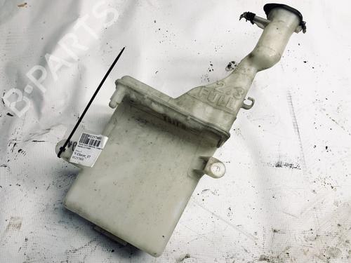 Used Windscreen washer tank Windscreen washer tank TOYOTA YARIS (_P1_) 1.0 (SCP10_, SCP10R) (68 hp) 35567195 35567195