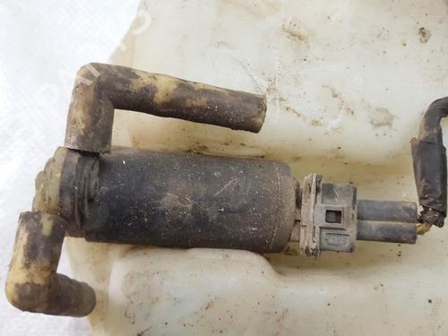 washer-pump-ford-mondeo-ii-bap-1996-1997-1998-1999-2000-35841540 main image