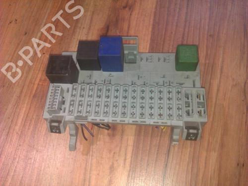 Used Fuse box Fuse box OPEL CORSA B (S93) 1.2 i (F08, F68, M68) (45 hp) 33503992 33503992