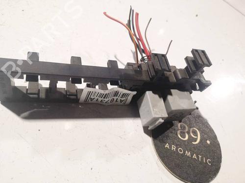 Used Fuse box Fuse box VW GOLF V (1K1) 1.9 TDI (105 hp) 32561646 32561646