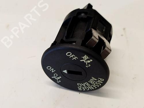 Interruttore Interruttore BMW 3 (F30, F80) 318 d (150 hp) 37064231 37064231