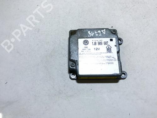 ecu-airbags-vw-passat-b5-variant-3b5-1997-1998-1999-2000-2001-33082248 main image