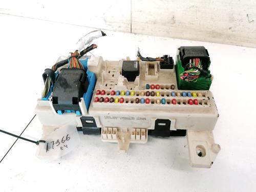 Used Fuse box Fuse box FORD FOCUS II (DA_, HCP, DP) 1.6 TDCi (109 hp) 32904943 32904943