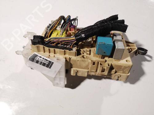 Used Fuse box Fuse box TOYOTA COROLLA Verso (ZER_, ZZE12_, R1_) 2.2 D-4D (AUR10_, AUR10R) (136 hp) 32585014 32585014