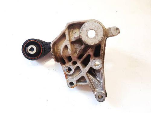 Used Engine mount Engine mount PEUGEOT 407 (6D_) 2.0 HDi 135 (6DRHRH, 6DRHRE, 6DRHRG, 6DRHRJ) (136 hp) 32586500 32586500