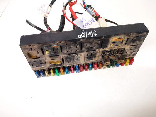 Used Fuse box Fuse box AUDI 80 B3 Saloon (893, 894, 8A2) 1.8 S (90 hp) 33081185 33081185