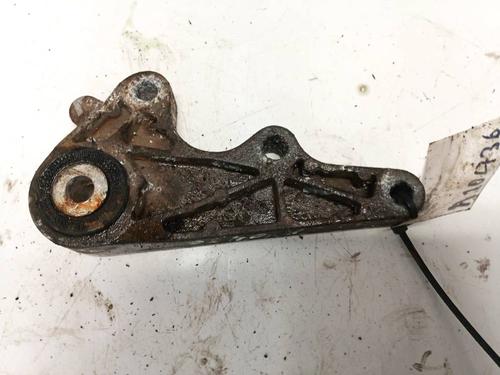 Used Engine mount Engine mount VOLVO S40 II (544) 2.4 (140 hp) 32565402 32565402