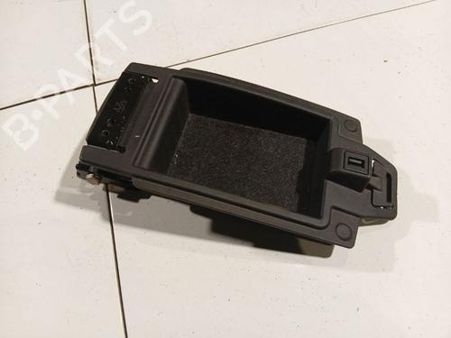 Used Armrest / Center console Armrest / Center console 36876126 36876126