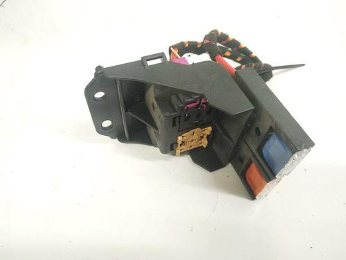Used Fuse box AUDI A6 C6 (4F2) 2.7 TDI (180 hp) 32894274