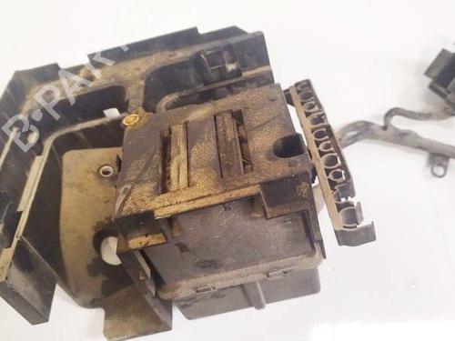 fuse-box-audi-a3-8p1-2003-2004-2005-2006-2007-2008-2009-2010-2011-2012-2013-32541776 main image