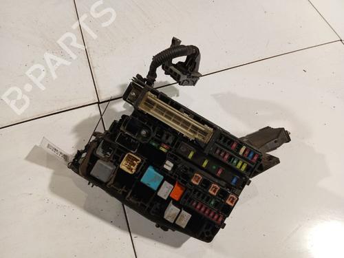 Used Fuse box Fuse box TOYOTA AURIS (_E15_) 2.0 D-4D (ADE150_, ADE150R) (126 hp) 40275730 40275730
