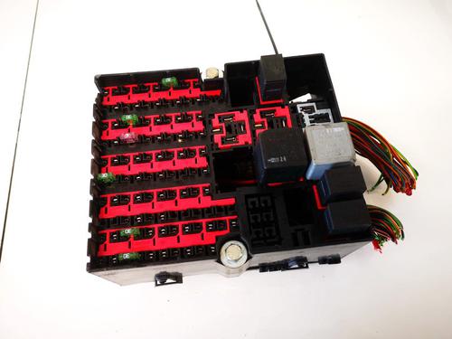 Used Fuse box Fuse box FORD FIESTA V (JH_, JD_) 1.4 TDCi (68 hp) 32884509 32884509