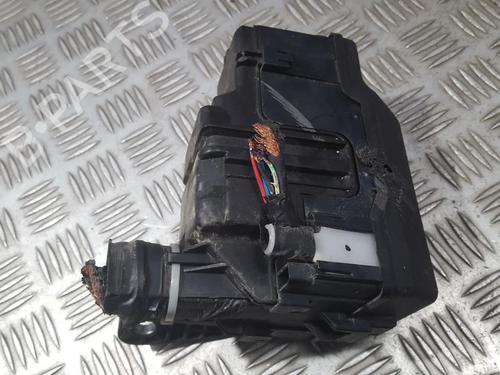 Used Fuse box Fuse box TOYOTA COROLLA Verso (_E12_) 1.8 VVT-i (ZZE122_, ZZE122R) (135 hp) 33501856 33501856