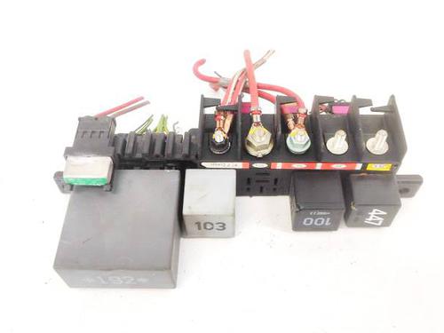 Fuse box VW GOLF IV (1J1) 1.6 16V 10281369 | B-Parts