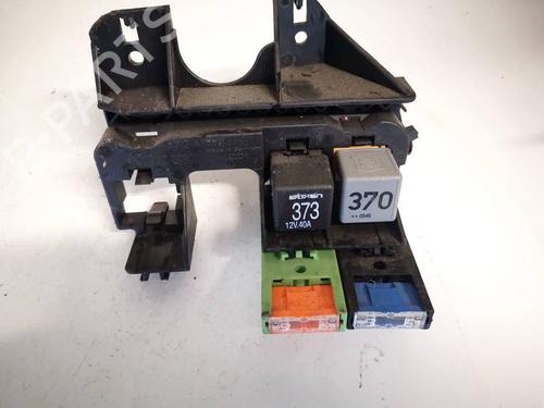 Used Fuse box AUDI A4 B6 (8E2) 2.5 TDI quattro (180 hp) 32549835
