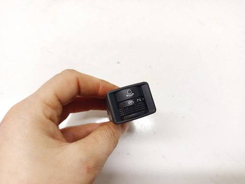 switch-nissan-nv200-evalia-bus-2010-34849541 main image