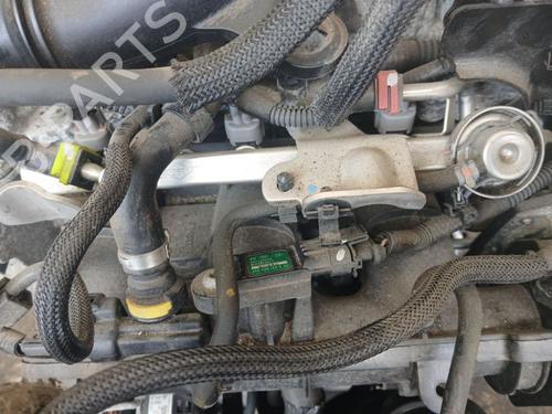 Used Injection rail Injection rail BMW i8 (I12) hybrid (362 hp) 36547730 36547730