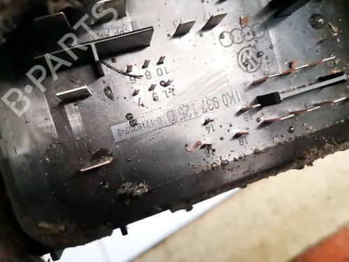 Fuse box SKODA SUPERB II (3T4) 2.0 TDI | BP32578203E1 - Image 6