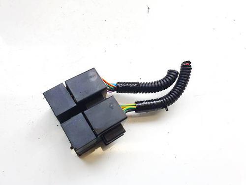 Used Fuse box Fuse box 38738231 38738231