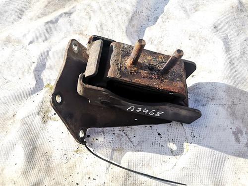 Used Engine mount Engine mount IVECO DAILY III Van 29 L 12 V (ALKA41A2, ALLA52A2, ALKA42A2) (116 hp) 32888328 32888328