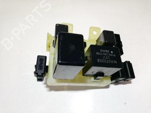 Used Fuse box Fuse box MITSUBISHI PAJERO SPORT VAN I (K90) 2.5 TD (115 hp) 33502731 33502731