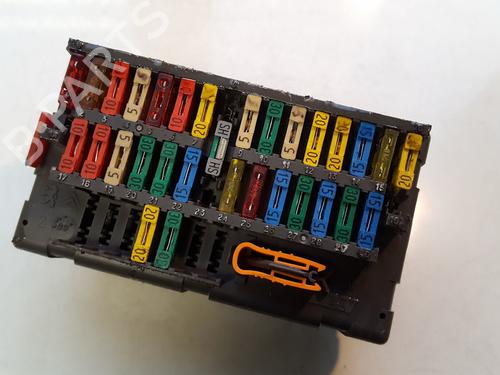 Used Fuse box Fuse box CITROËN XSARA (N1) 1.8 i (90 hp) 33515043 33515043
