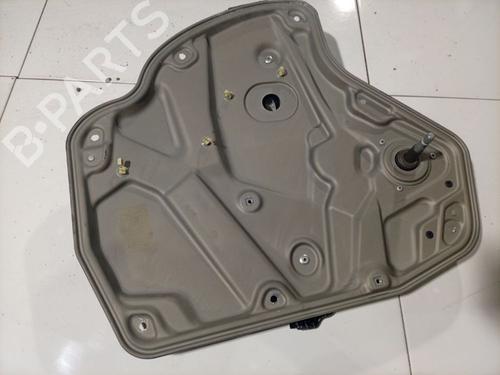 Rudehejsemekanisme venstre bagtil Rudehejsemekanisme venstre bagtil SKODA OCTAVIA II (1Z3) 1.9 TDI (105 hp) 37227806 37227806