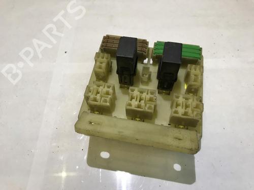 Used Fuse box Fuse box 33486018 33486018