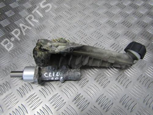 brake-master-cylinder-renault-clio-iii-br01-cr01-2005-2006-2007-2008-2009-2010-2011-2012-2013-2014-35674844 main image