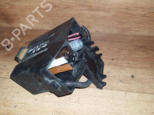 Used Fuse box Fuse box RENAULT MEGANE Scenic (JA0/1_) 1.9 dT (JA0K, JA0Y) (90 hp) 33530664 33530664
