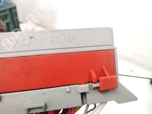 Fuse box VOLVO S60 I (384) D5 | BP32900861E1 - Image 3