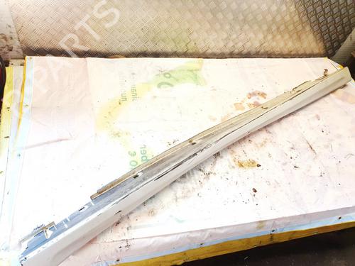 Used Right sideskirt Right sideskirt 35416489 35416489