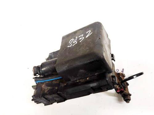 fuse-box-toyota-rav-4-ii-_a2_-2000-2001-2002-2003-2004-2005-32935794 main image