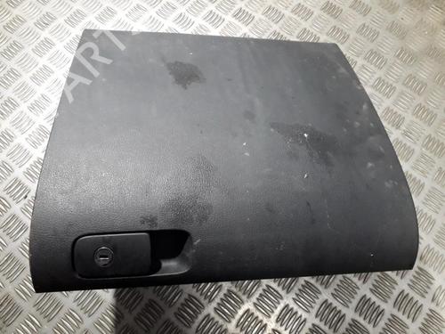 Used Glove box Glove box VW GOLF PLUS V (5M1, 521) 1.9 TDI (90 hp) 35708068 35708068