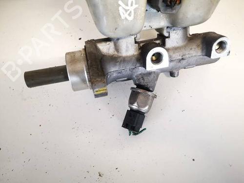 Used Brake master cylinder Brake master cylinder SUZUKI GRAND VITARA I (FT, HT) 2.7 (JA 627) (184 hp) 35206171 35206171