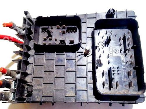 Fuse box VW GOLF V (1K1) 2.0 FSI | BP33519982E1 - Image 2